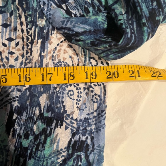 Chico’s Open Jacket in Chico’s size 1 or medium blue and white - Picture 9 of 14